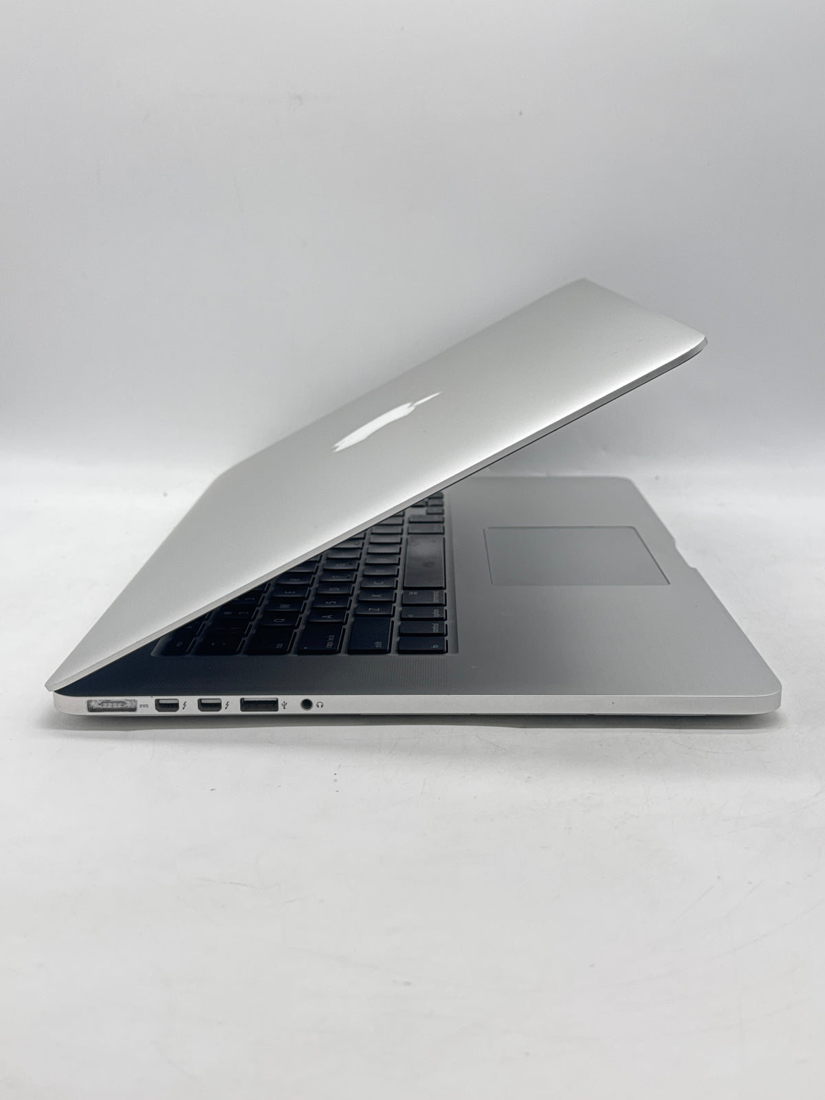 Apple MacBook Pro A1398 Core i7 8GB RAM 256GB Flash Storage 15in Read