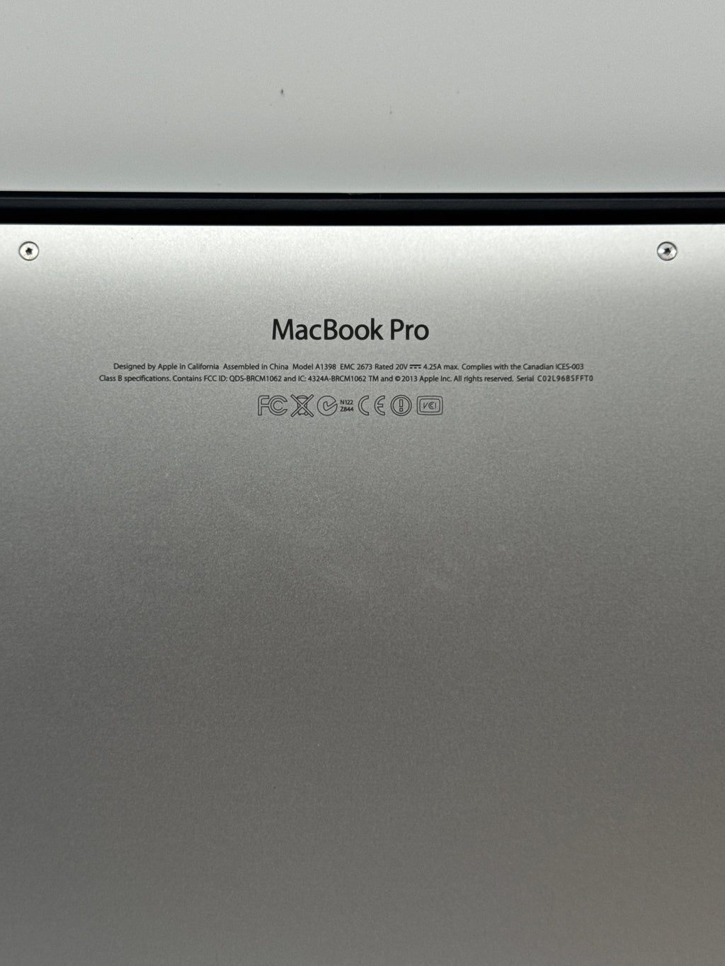 Apple MacBook Pro A1398 Core i7 8GB RAM 256GB Flash Storage 15in Read