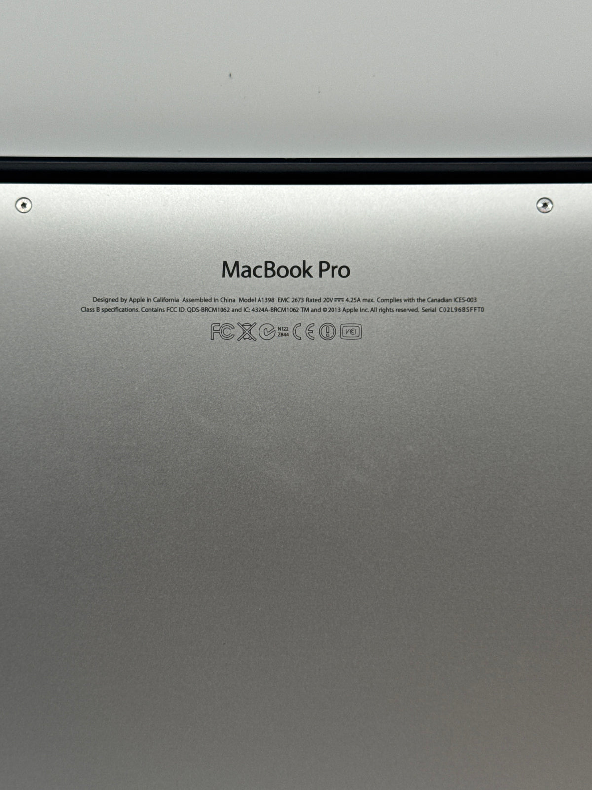Apple MacBook Pro A1398 Core i7 8GB RAM 256GB Flash Storage 15in Read