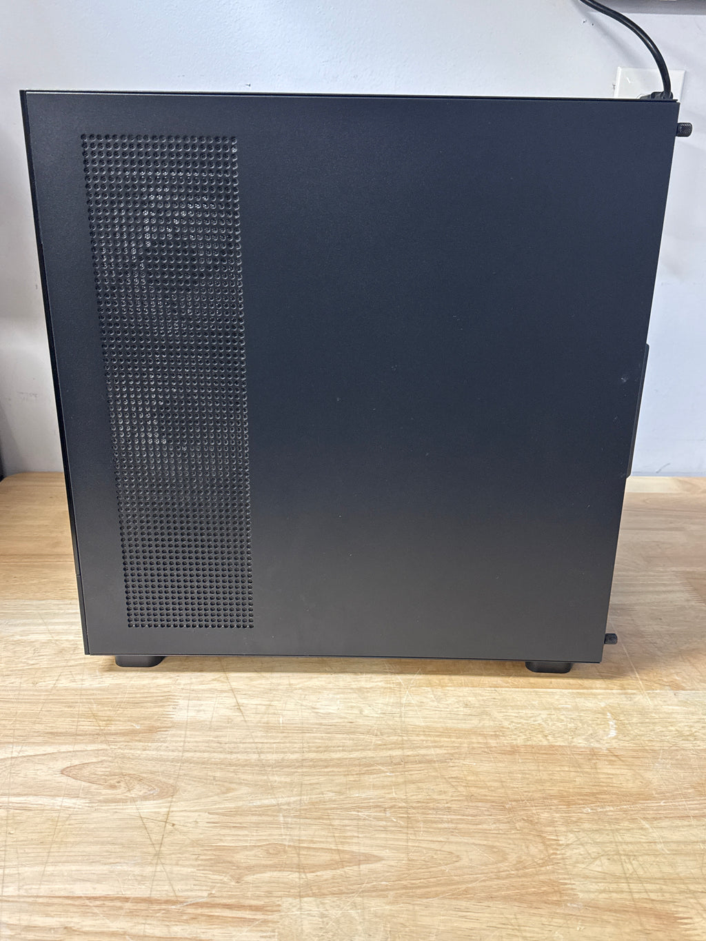 Skytech Azure 3 Gaming Desktop Ryzen 5 5500 16GB RAM 1TB SSD RTX 3050 - Used