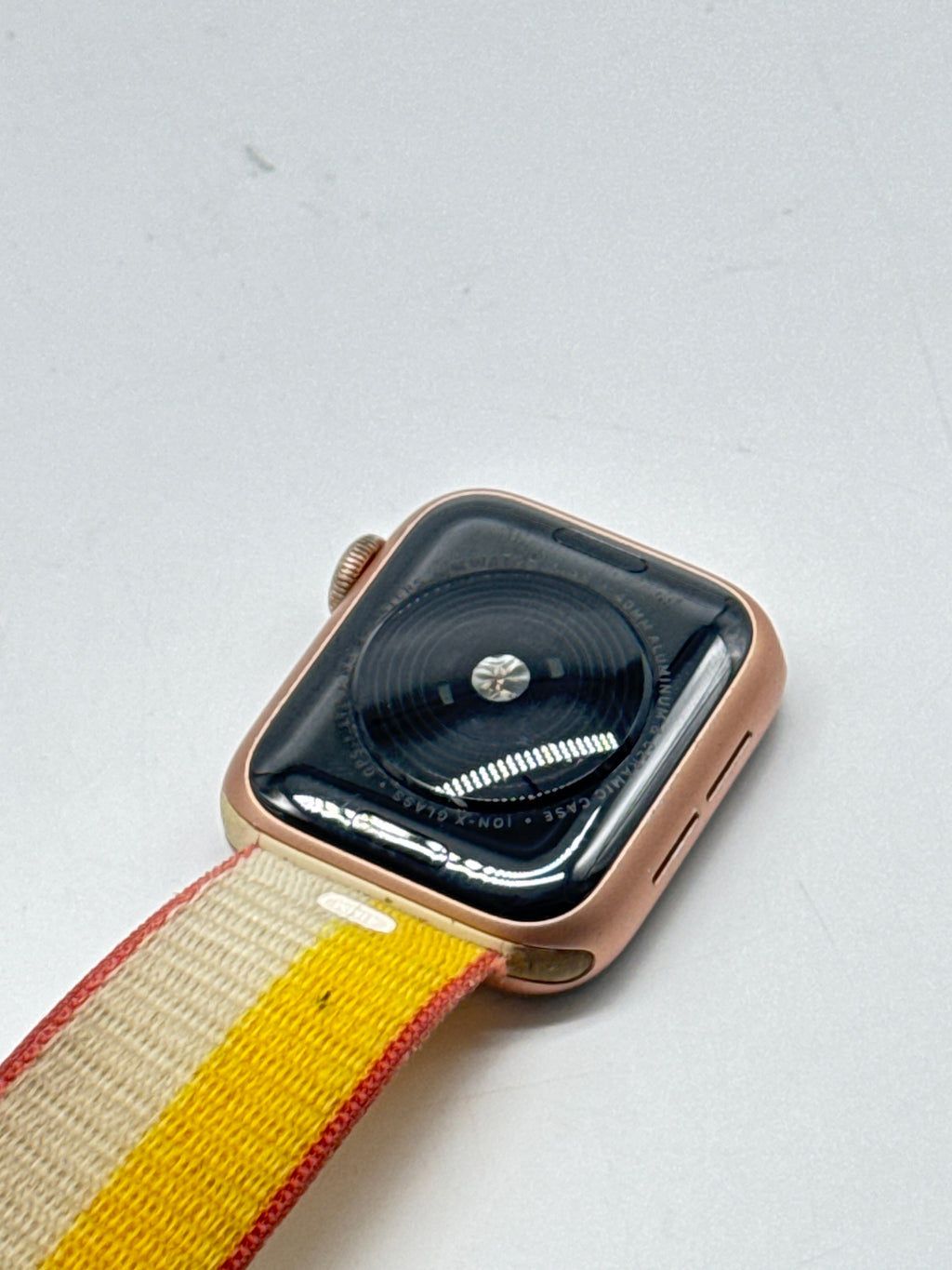 Apple Watch SE 1st Gen 40mm GPS Plus Cellular Gold A2353 99Pct Battery - Used