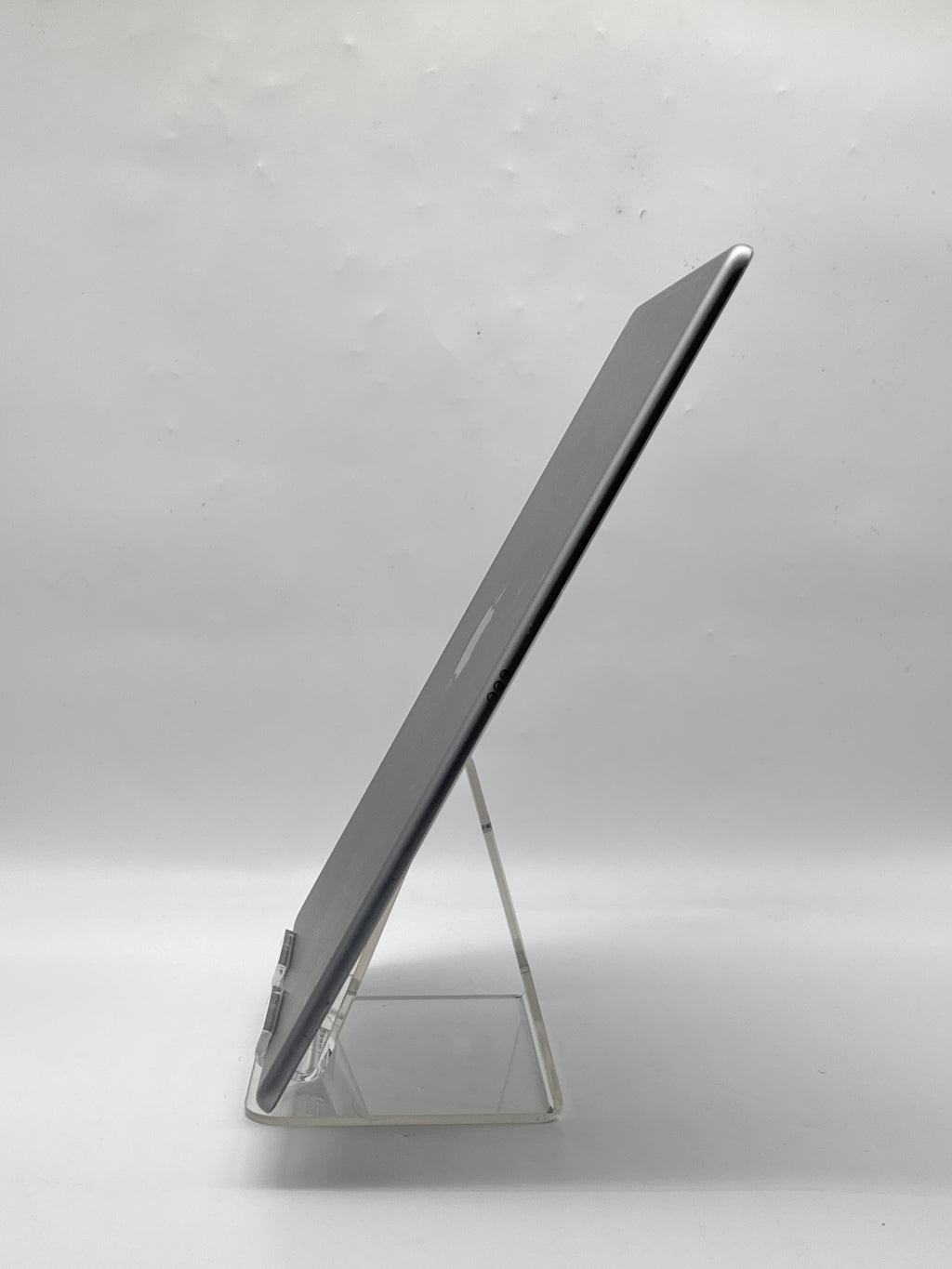 Apple iPad Pro 12.9in 1st Gen 256GB Wi-Fi Space Gray - Read