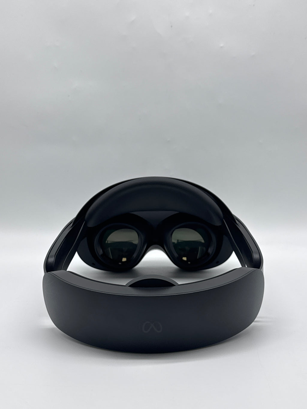 Meta Quest Pro VR Headset 256GB 12GB RAM Snapdragon XR2 Plus - Used