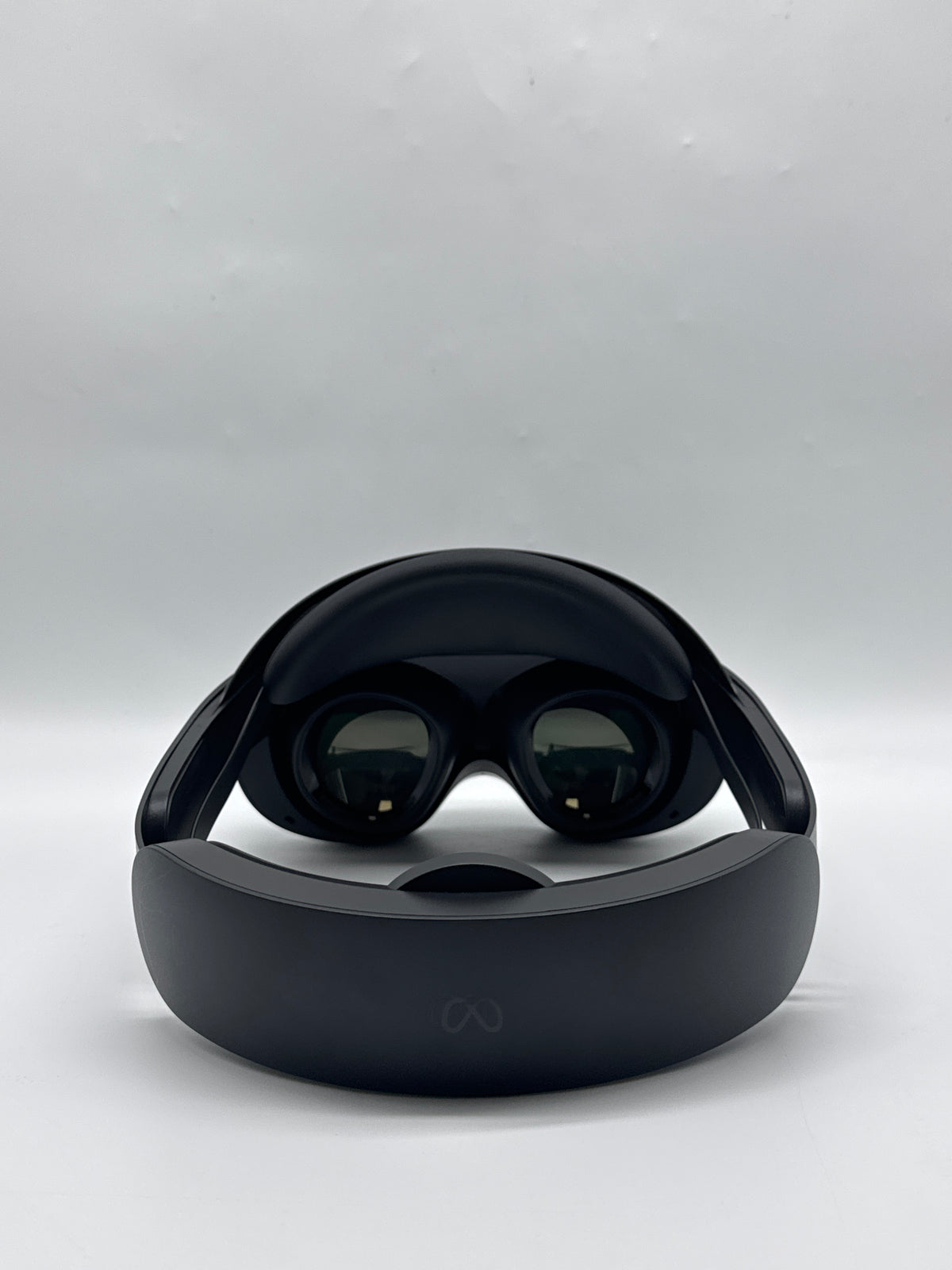 Meta Quest Pro VR Headset 256GB 12GB RAM Snapdragon XR2 Plus - Used