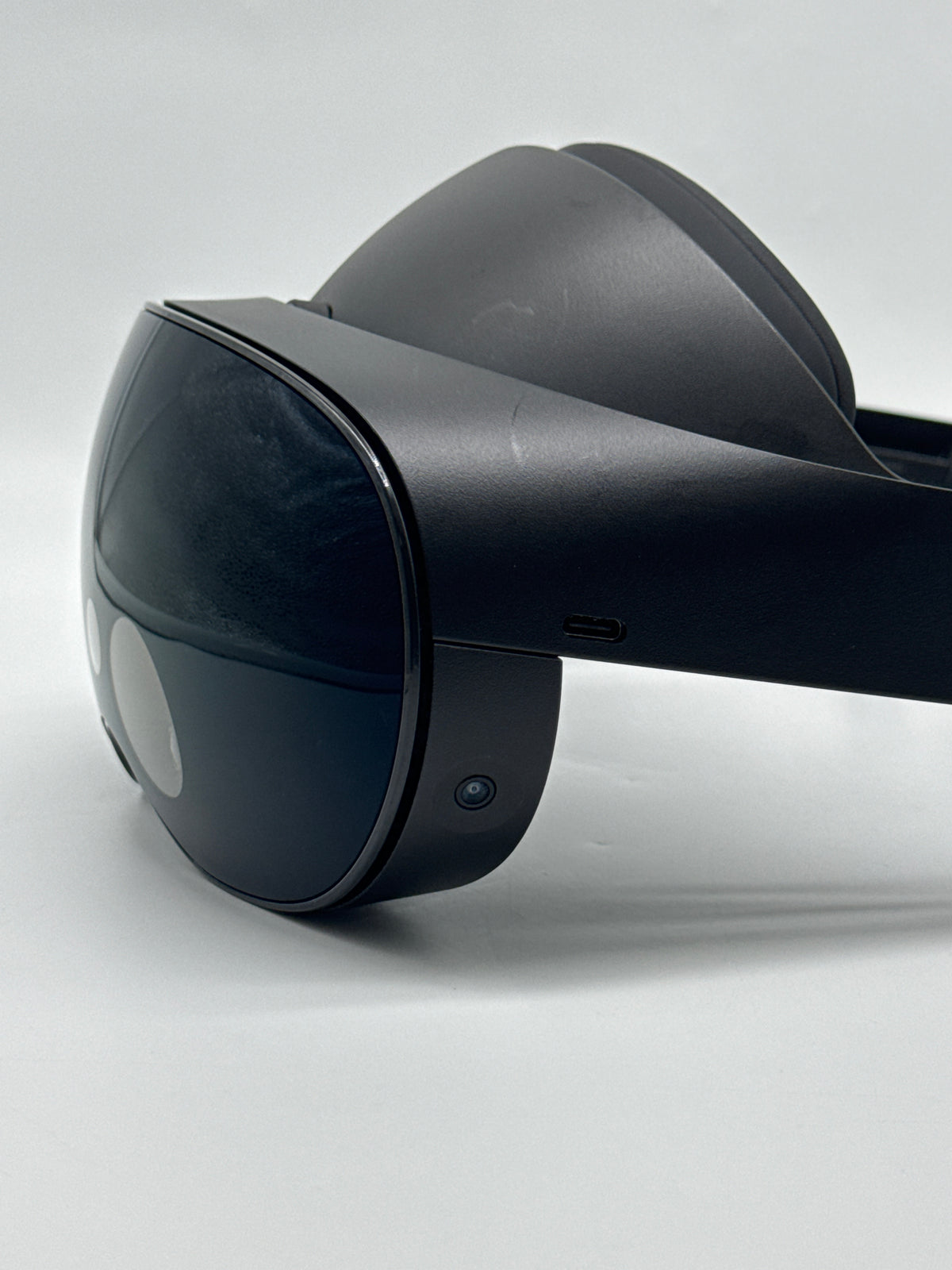 Meta Quest Pro VR Headset 256GB 12GB RAM Snapdragon XR2 Plus - Used