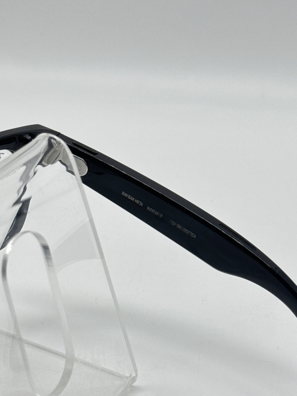 Ray-Ban Meta Wayfarer Gen 1 Smart Glasses RW4006 32GB Black - Used
