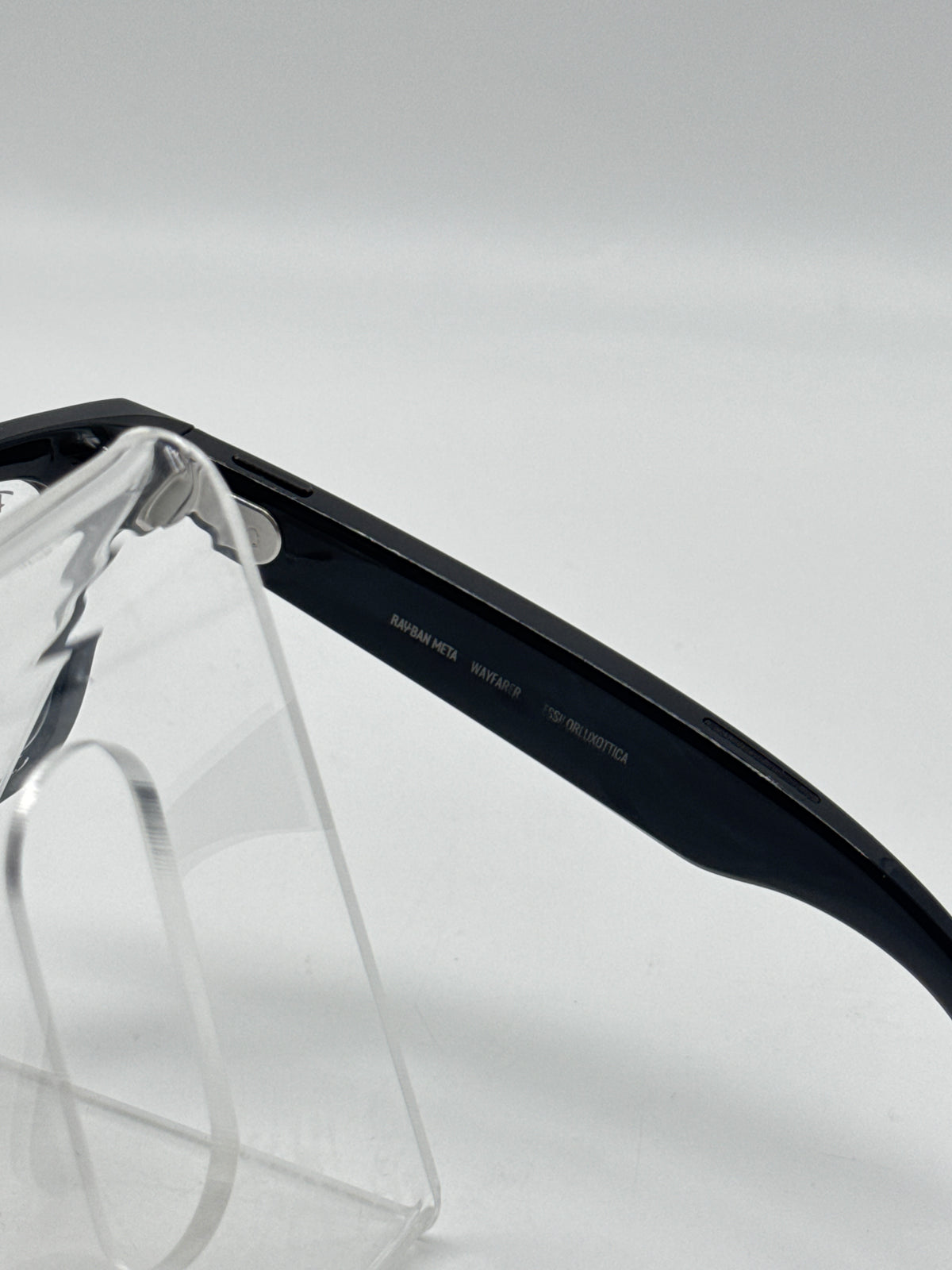 Ray-Ban Meta Wayfarer Gen 1 Smart Glasses RW4006 32GB Black - Used