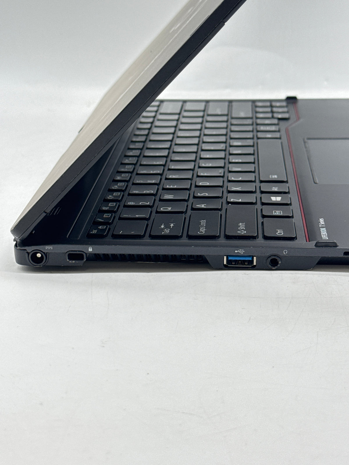 Fujitsu Lifebook T939 13.3in Core i5-8265U 8GB RAM 128GB SSD Read