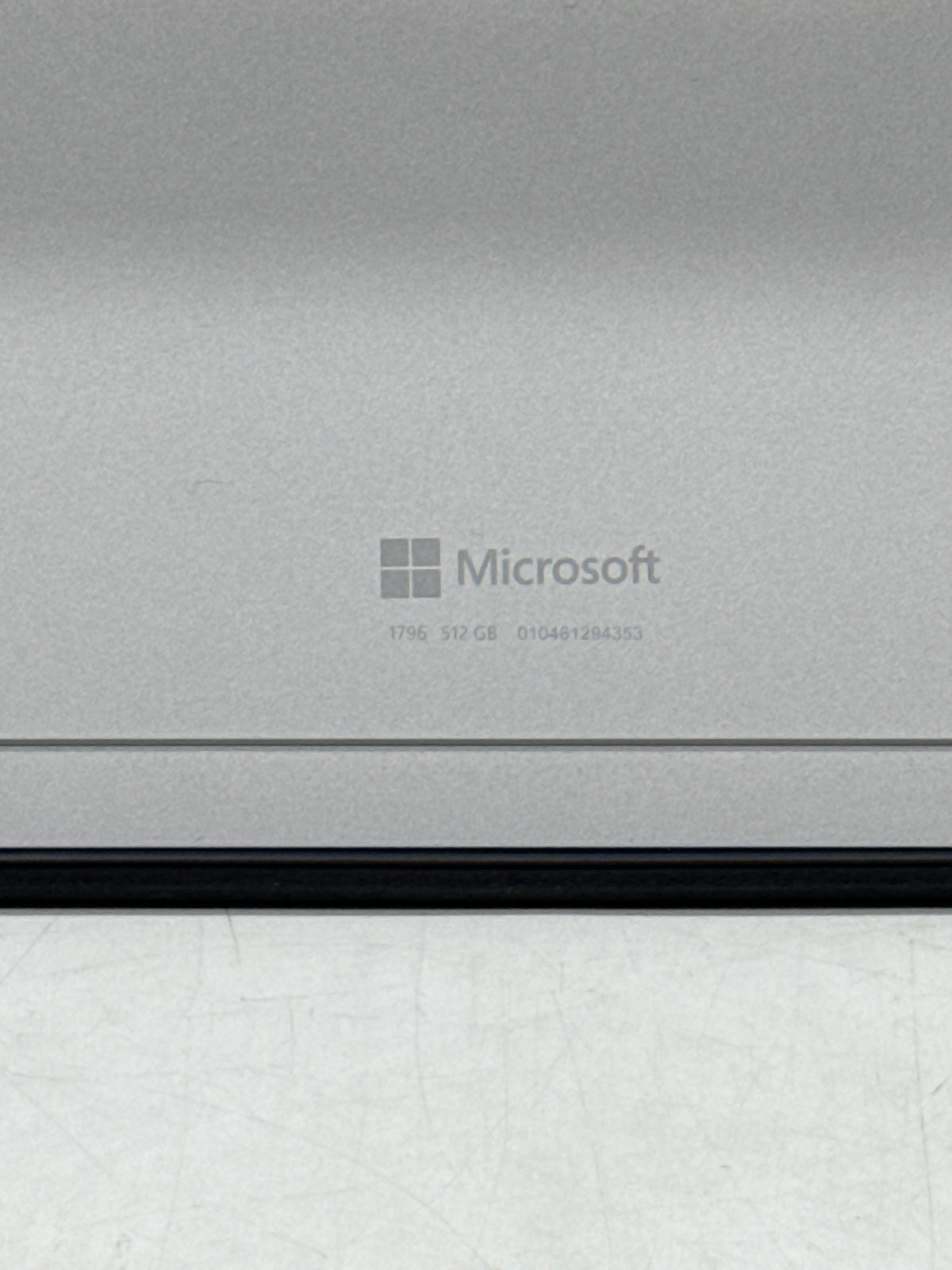 Microsoft Surface Pro 6 i7-8650U 16GB RAM 512GB SSD Read