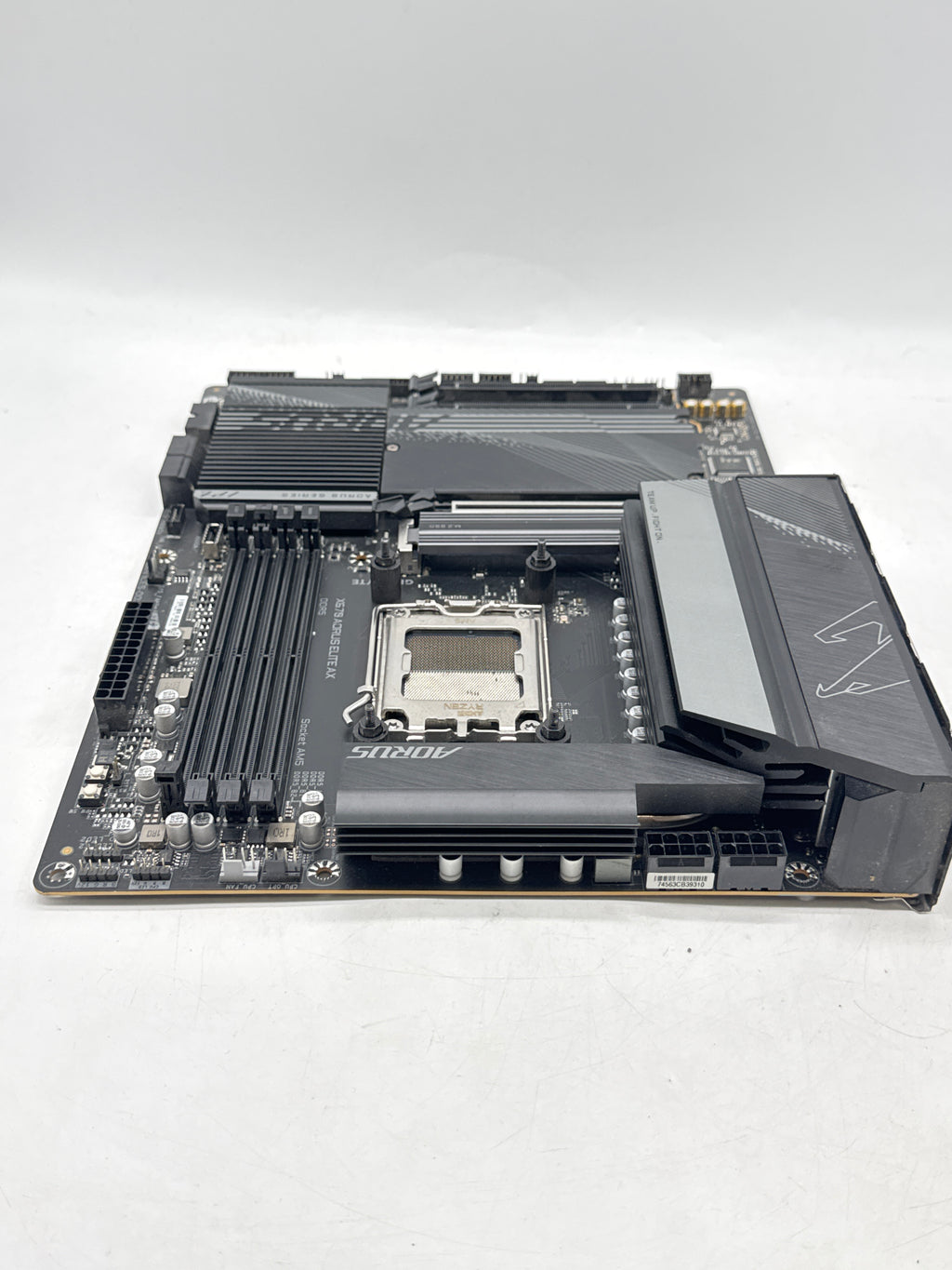Gigabyte X670 AORUS ELITE AX ATX Motherboard DDR5 4 Slots - Used