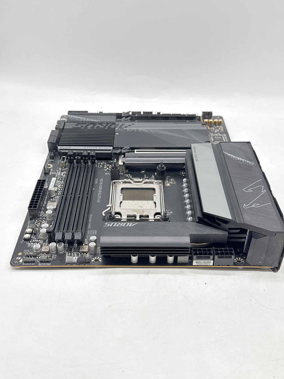 Gigabyte X670 AORUS ELITE AX ATX Motherboard DDR5 4 Slots - Used