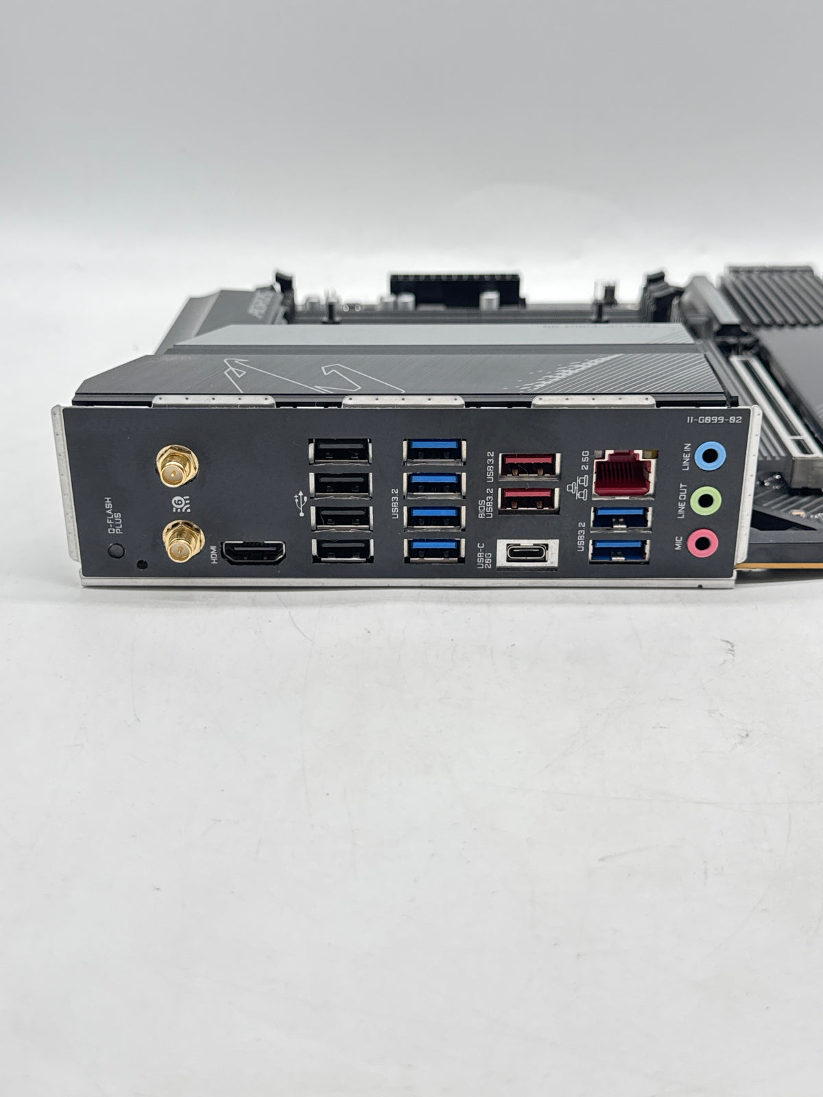 Gigabyte X670 AORUS ELITE AX ATX Motherboard DDR5 4 Slots - Used