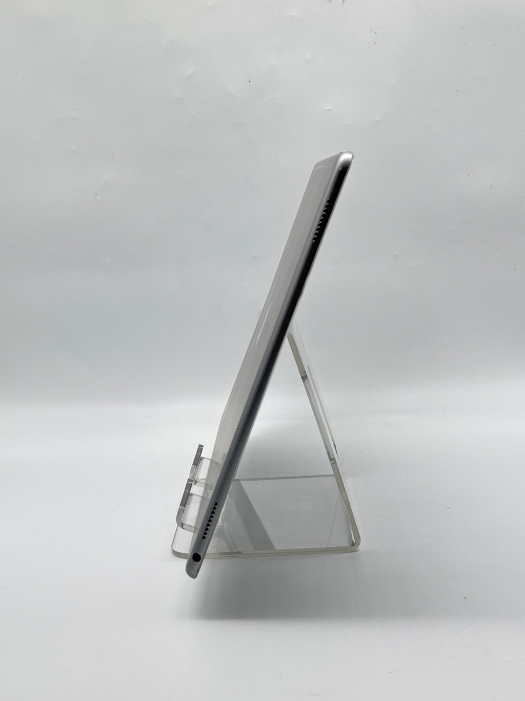 Apple iPad Pro 12.9in 1st Gen 256GB Wi-Fi Space Gray - Read