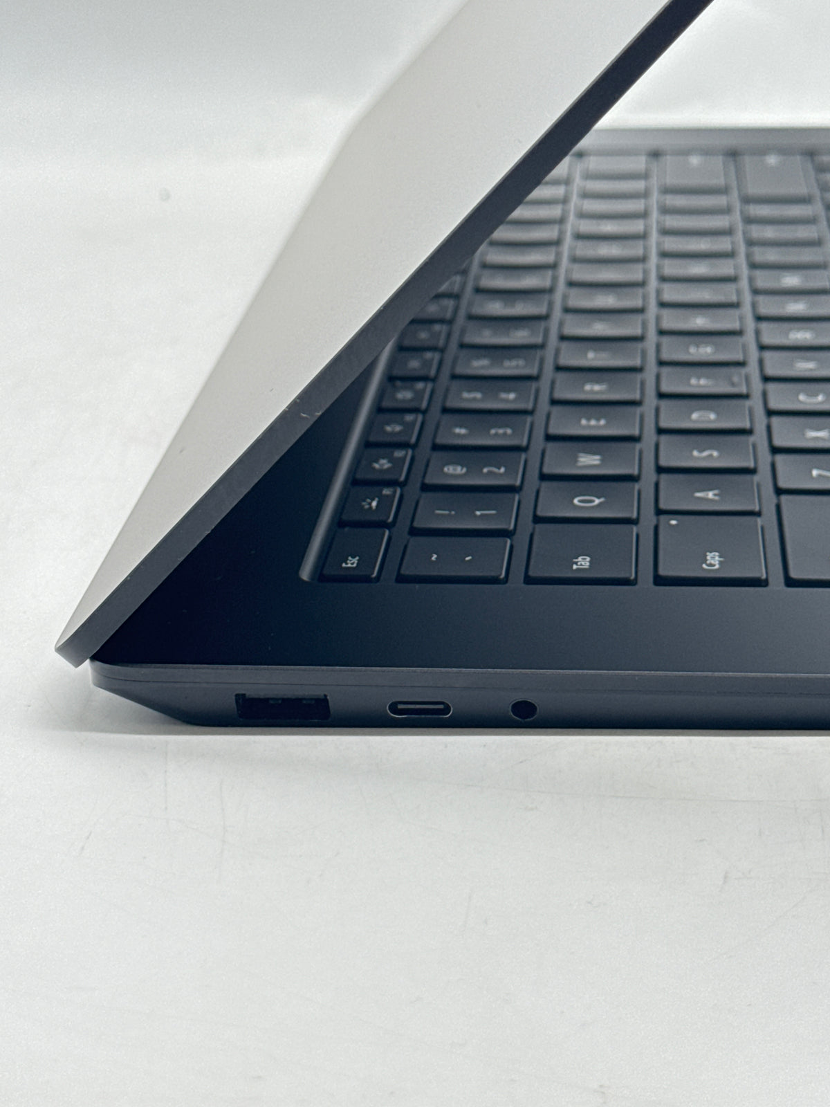 Microsoft Surface Laptop 4 1979 i7-1185G7 16GB RAM 512GB SSD Black - Used