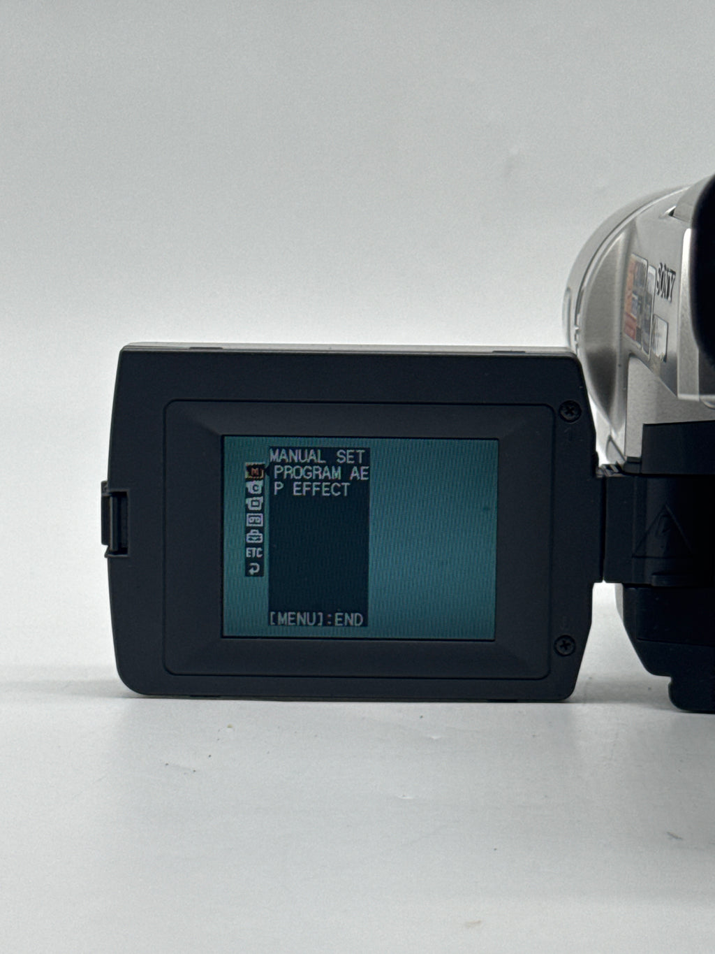 Sony Handycam Vision CCD-TRV108 Hi8 Analog Camcorder 20x Zoom Silver - Used